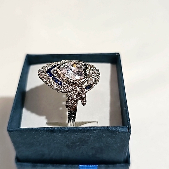 Heart Shape Sterling Siver Ring - Picture 3 of 16